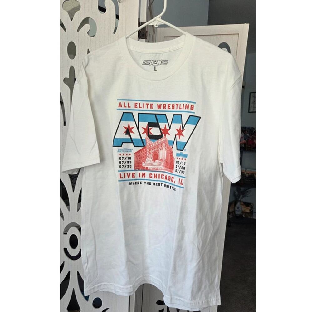 AEW All Elite Wrestling Tee Adult Large Chicago Live Event Shirt NWOT Rare